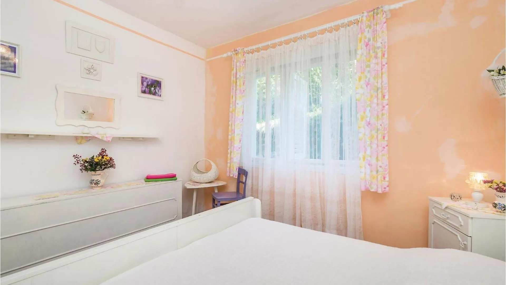 Holiday home Beautiful Home In Palit With Kitchen