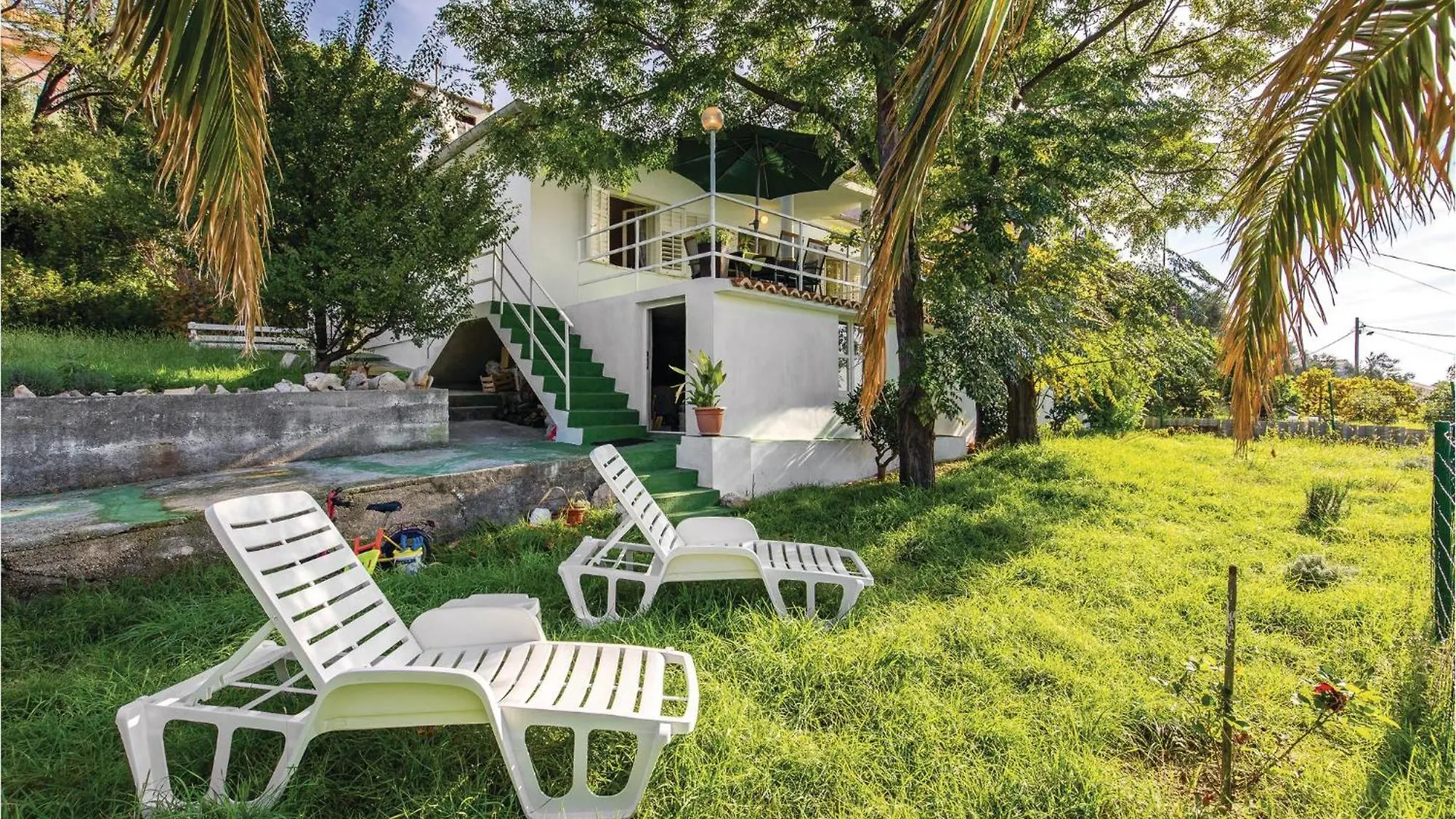 Holiday home Beautiful Home In Palit With Kitchen