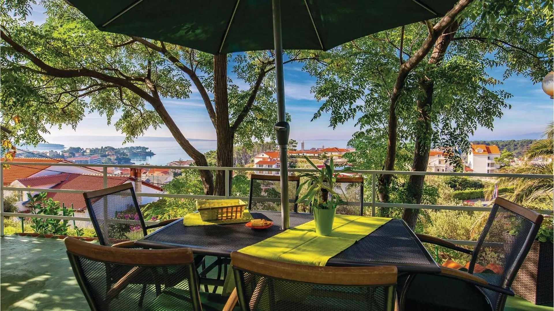 Beautiful Home In Palit With Kitchen
