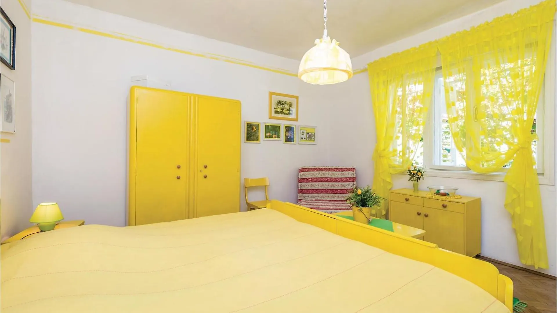 Beautiful Home In Palit With Kitchen