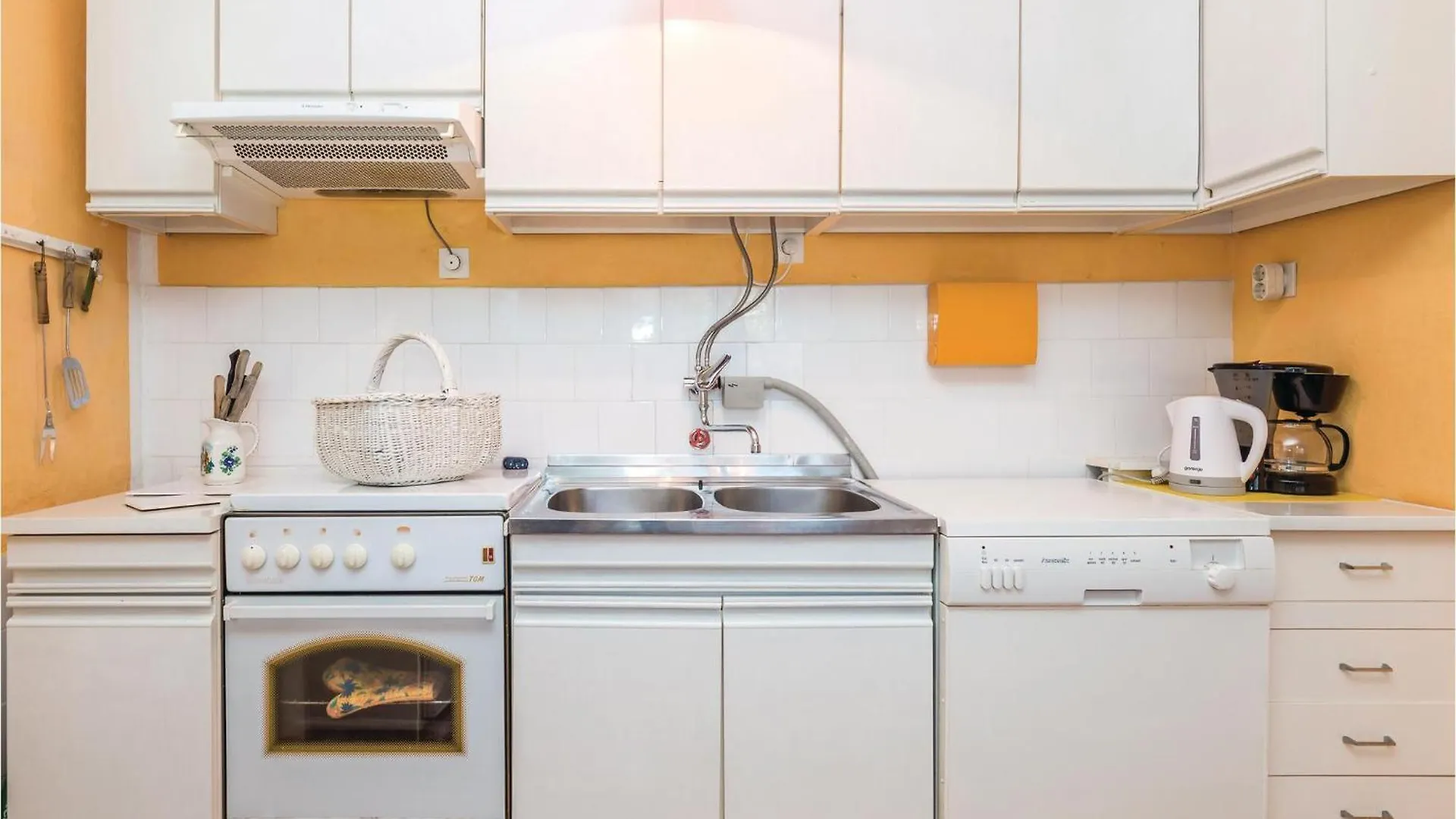 Holiday home Beautiful Home In Palit With Kitchen