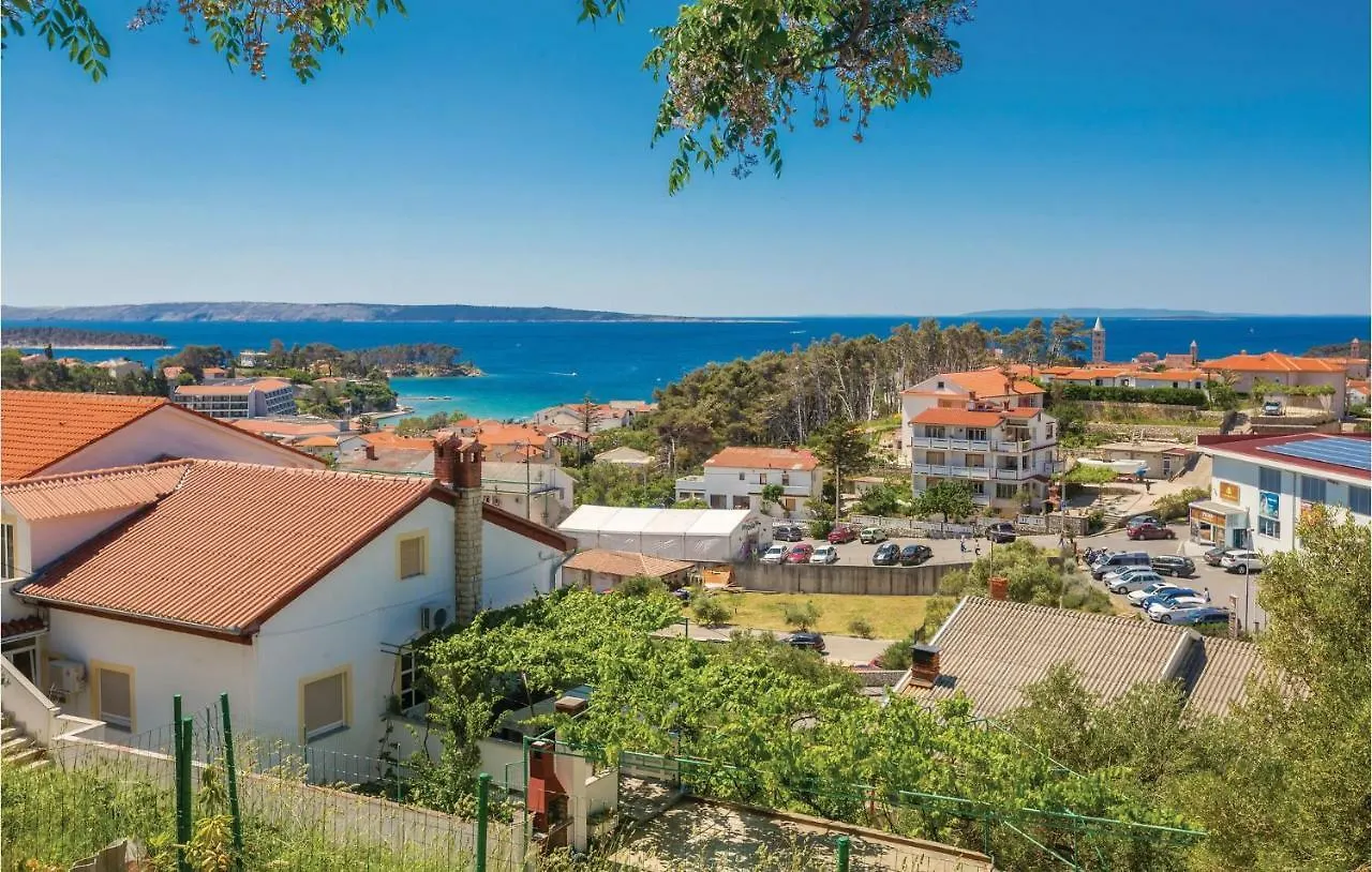 Beautiful Home In Palit With Kitchen Holiday home